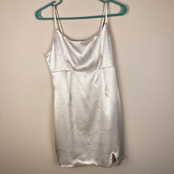 wild fable Dresses & Skirts - Wild Fable Woman’s Sundress Size Large Off White Swirly Print Lined